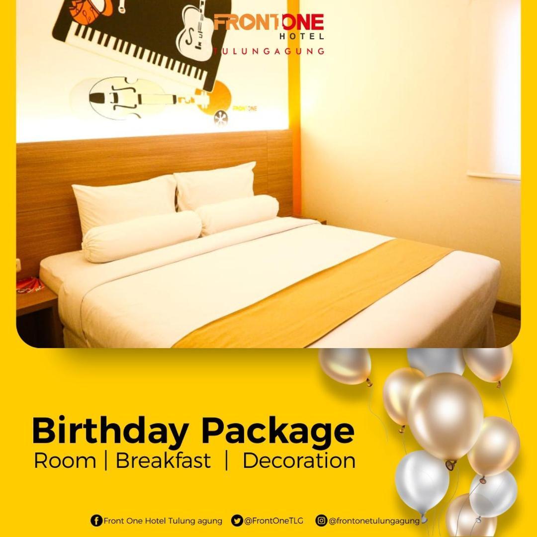 Front One Hotel Tulungagung Exterior photo